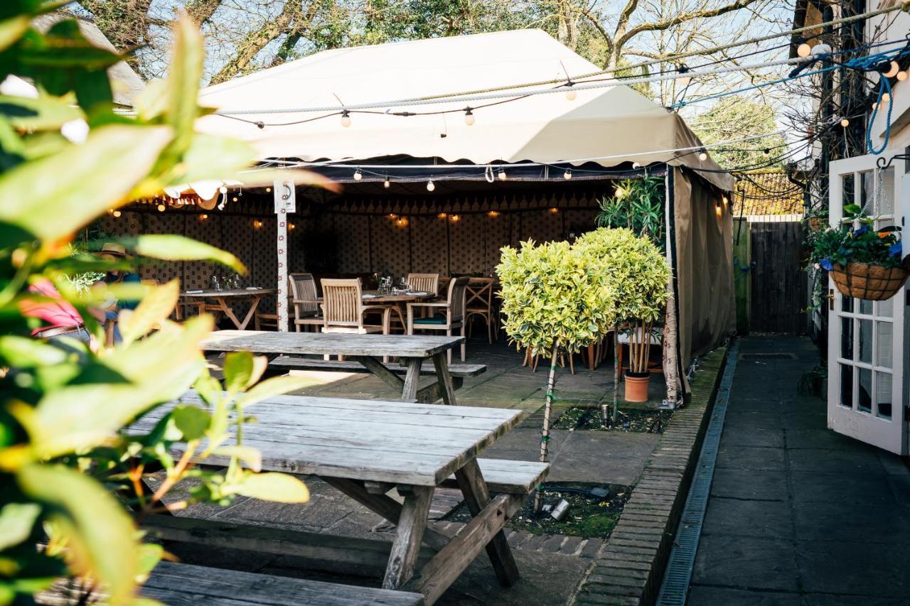 The East End Arms Hotel Lymington Eksteriør billede